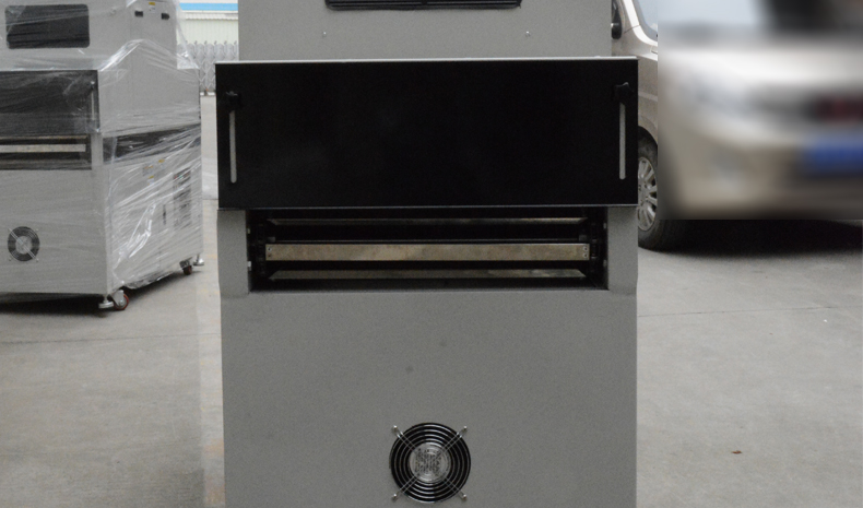 鞋面固漆6KW1組燈固化機(jī).jpg 鞋面固漆6KW1組燈固化機(jī).jpg